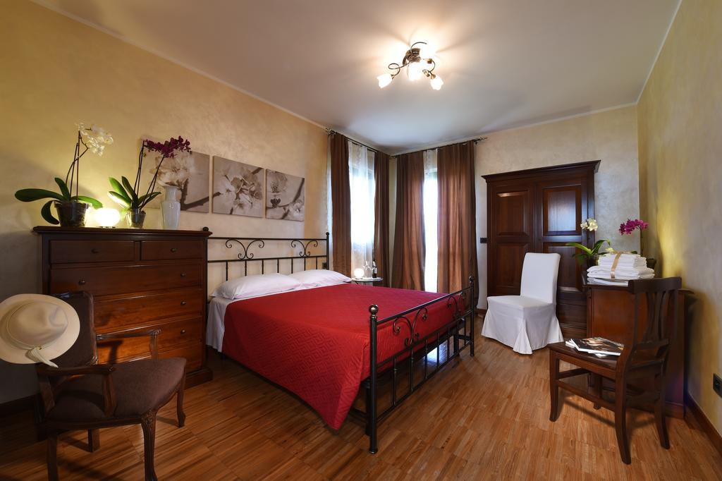 Villa Vecchio Castagnito Bilik gambar